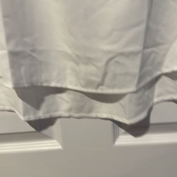 New w/ Tags Women’s White Sleeveless V Neck with Tie Blouse- Large - Picture 5 of 6